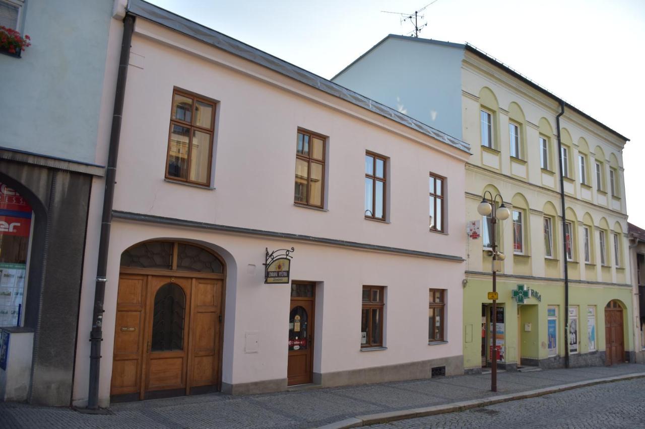 Lovecky Na Namesti Ve Frenstate Pod Radhostem