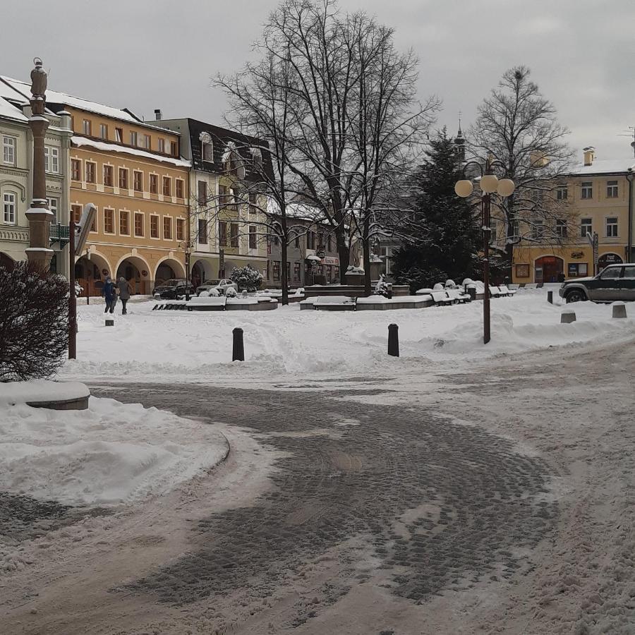 Lovecky Na Namesti Ve Frenstate Pod Radhostem